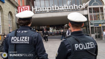 Bundespolizeidirektion München: Bundespolizeidirektion München: Körperverletzung und Widerstand am Feiertag -
Ermittlungsverfahren und Haftrichtervorführung