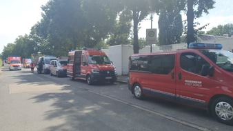 Feuerwehr Düren: FW Düren: Großeinsatz für Feuerwehr und Rettungsdienst in Dürener Gesamtschule