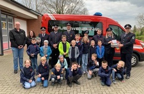 Freiwillige Feuerwehr Bedburg-Hau: FW-KLE: Versprechen eingelöst: Kinderfeuerwehren aus Kalkar und Bedburg-Hau erhalten Spende