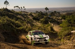 Skoda Auto Deutschland GmbH: Pontus Tidemand und Jonas Andersson gewinnen die Rallye Argentinien und übernehmen WM-Führung (WRC 2) (FOTO)
