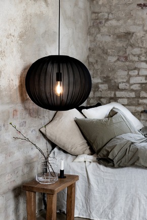 Balloon-Leuchten erobern den Wohnraum: Lampenwelt.de pr&auml;sentiert schwerelos sch&ouml;ne Designstatements