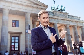 SAT.1: Das war 2015! Ulrich Meyer präsentiert Jahresrückblick "Wir sind Deutschland: Unser 2015" am Mittwoch, 2. Dezember 2015, um 20:15 Uhr in SAT.1