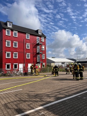 FW Mechernich: Löschzug 4 trainiert auf dem Übungsgelände in Düren-Stockheim