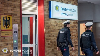 Bundespolizeidirektion München: Bundespolizeidirektion München: Bierflaschen als Schlagwaffen / Videoaufzeichnungen überführen Schlägereibeteiligte