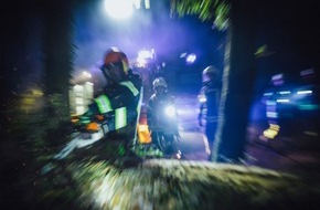 FFW Gemeinde Schwalmtal: FFW Schwalmtal: Umgestürzter Baum blockiert einzige Zufahrt