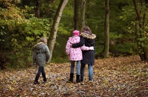 Caritas Schweiz / Caritas Suisse: Caritas s'alarme de la pauvreté des enfants en Suisse : le Conseil fédéral et le Parlement doivent agir