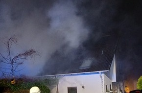 Feuerwehr Wetter (Ruhr): FW-EN: Wetter - mehrere kleine Hilfeleistungen an Heiligabend und dem ersten Weihnachtstag, sowie ein Wohnungsbrand an Heiligabend