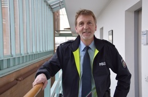 Kreispolizeibehörde Viersen: POL-VIE: Kempen: Ein neuer Bezirksdienstbeamter in Kempen stellt sich vor (Fotoberichterstattung)