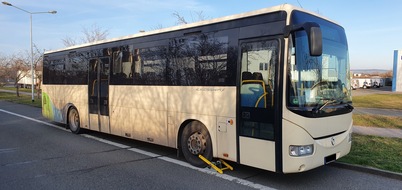 Autobahnpolizeiinspektion: API-TH: Busse für den Straßenverkehr nicht mehr tragbar