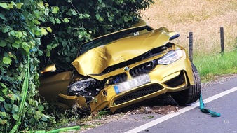 Feuerwehr Sprockhövel: FW-EN: Häusern muss nach Verkehrsunfall Strom abgeschaltet werden