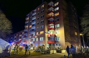 Freiwillige Feuerwehr Osterholz-Scharmbeck: FW Osterholz-Scharm.: Großeinsatz bei Kellerbrand mit 22 Verletzten