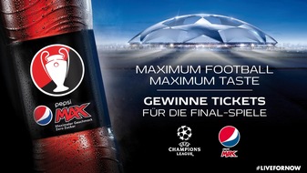 PepsiCo Deutschland GmbH: Das 2016 Pepsi MAX Fußballteam zieht die Blaue Karte