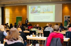 Zentralverband Zoologischer Fachbetriebe Deutschlands e.V. (ZZF): ZZF-Symposium: Gesunde Vögel, zufriedene Kunden
