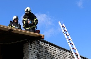 Feuerwehr Iserlohn: FW-MK: Gemeldeter Dachstuhlbrand