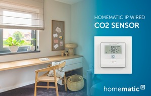 eQ-3 AG: Luftqualität überwachen, effizient lüften, gesünder wohnen: der Homematic IP Wired CO2 Sensor mit Display