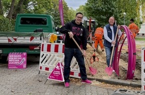 Deutsche Telekom AG: Berlin: Spatenstich f&uuml;r Glasfaserausbau in Kladow