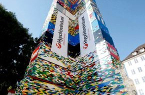 LEGO GmbH: Geschafft! München holt den Weltrekord - Höchster LEGO® Turm der Welt auf dem Münchner Marienhof erbaut (mit Bildmaterial)