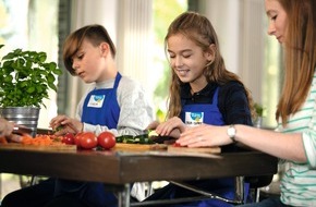 EDEKA ZENTRALE Stiftung & Co. KG: EDEKA Stiftung bringt Bewegung und Ernährung in die Klassenzimmer - 6.000 Grundschüler:innen machen mit