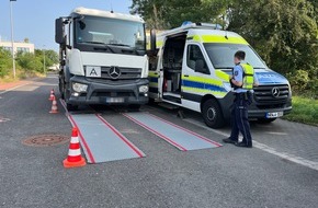 Polizei Mettmann: POL-ME: Verkehrsdienst schickte Laster auf die Waage - Langenfeld - 2408075