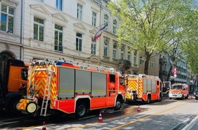 Feuerwehr und Rettungsdienst Bonn: FW-BN: Rauchentwicklung auf Parkdeck des Stadthauses - Wasserschaden in der Gronau.