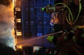 Feuerwehr Velbert: FW-Velbert: Brand im Herrenhaus des Schloss Hardenberg