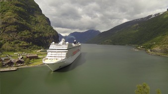 ZDF: Ferien auf dem Wasser / Zweiteilige "ZDF.reportage" geht mit Urlaubern auf Kreuzfahrt (FOTO)