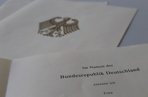 Hauptzollamt Dortmund: HZA-DO: Berufseinsteiger beim Hauptzollamt Dortmund / Jetzt Karriere beim ZOLL starten!