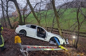 Freiwillige Feuerwehr der Stadt Overath: FW Overath: Fünf Verletzte nach schwerem Autounfall