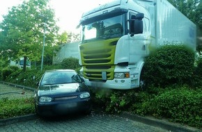 Polizeipräsidium Mainz: POL-PPMZ: Mainz, LKW rollt in geparkten PKW
