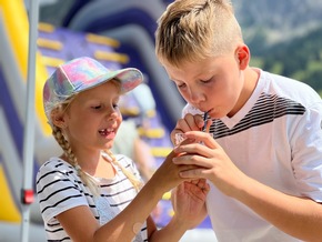 Mit Seifenblasen-Show, Entenrennen und TV-Koch Mike Süsser - Oberjoch – Familux Resort feiert großes Sommerfest