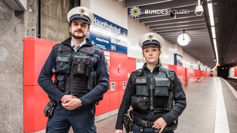 Bundespolizeidirektion München: Bundespolizeidirektion München: Nach Schlag gegen Bahnhofsuhr: Situation eskaliert