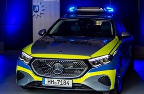 Polizei Hamburg: POL-HH: 260519-1. Neuer Hingucker in Hamburg: Peterwagen fahren k&uuml;nftig dauerhaft mit Blaulicht