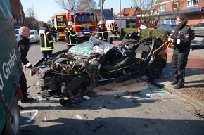 POL-STD: 57-jähriger Autofahre bei Unfall in Jork schwer verletzt
