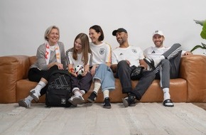 DEICHMANN SE: Weil wir Fußball lieben: DEICHMANN und Adidas präsentieren mit der Kampagne „Adidas FUSSBALLLIEBE @DEICHMANN“ eine vielfältige Kollektion mit Accessoires und Apparel für die ganze Familie