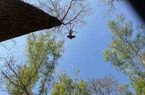 Feuerwehr Dortmund: FW-DO: Gestürzter Mountainbikefahrer im Wald
