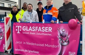 Deutsche Telekom AG: Niederkassel: Spatenstich für Glasfaserausbau in Mondorf