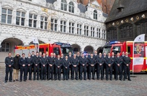 Feuerwehr Lübeck: FW-HL: Ernennung und Vereidigung bei der Berufsfeuerwehr Lübeck / 25 Anwärter:innen beginnen Ausbildung bei der Feuerwehr