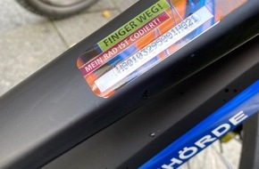 Polizeipräsidium Mittelhessen - Pressestelle Lahn - Dill: POL-LDK: Herborn- Polizei codiert Fahrräder am 02.Dezember 2022
