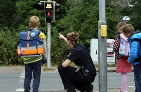 Polizeidirektion Osnabrück: POL-OS: Sicherer Schulweg - Polizei sensibilisiert Verkehrsteilnehmer zum Schulanfang