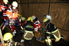 FW-SE: Feuerwehr Henstedt-Ulzburg übt den Bahnunfall