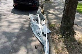 Kreispolizeibehörde Kleve: POL-KLE: Kleve - Straßenbaum durch Markise beschädigt: Wohnmobil entfernt sich von der Unfallörtlichkeit