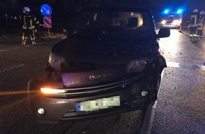 Polizeipräsidium Westpfalz: POL-PPWP: Unfall: Zwei Verletzte - Bundesstraße gesperrt