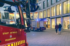 Feuerwehr Detmold: FW-DT: Ausgelöste Brandmeldeanlage in Einkaufzentrum - Alarm in böswilliger Absicht