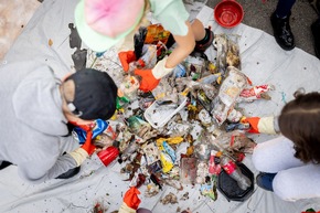Comunicato stampa: «S’impegnano al massimo: i volontari della giornata Clean-up ripuliscono la Svizzera»