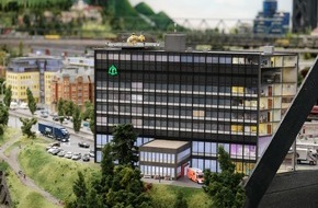 Asklepios Kliniken GmbH & Co. KGaA: Asklepios Klinik Altona goes Miniatur Wunderland / Krankenhaus wird Teil der Hamburger Modellbau-Attraktion