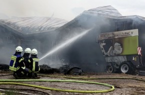 Kreisfeuerwehrverband Rendsburg-Eckernförde: FW-RD: Millionenschaden durch Feuer auf landwirtschaftlichem Betrieb