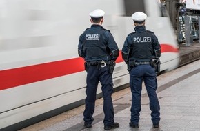 Bundespolizeiinspektion Hamburg: BPOL-HH: "Zechpreller" im ICE attackiert Zugchef und spuckt ihm ins Gesicht-Vorläufige Festnahme durch Bundespolizei im Bahnhof Harburg-