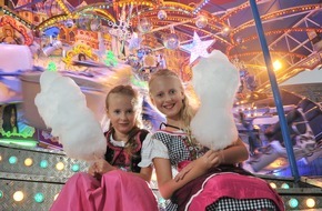 Congress- und Tourismus-Zentrale Nürnberg: Nürnberger Volksfest - größter Biergarten Frankens