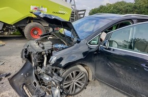 Freiwillige Feuerwehr Hünxe: FW Hünxe: Verkehrsunfall zwischen Traktor und Pkw - Zwei Verletzte