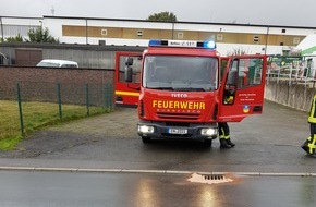 Freiwillige Feuerwehr Breckerfeld: FW-EN: Lange Ölspur beschäftigt Feuerwehr Breckerfeld